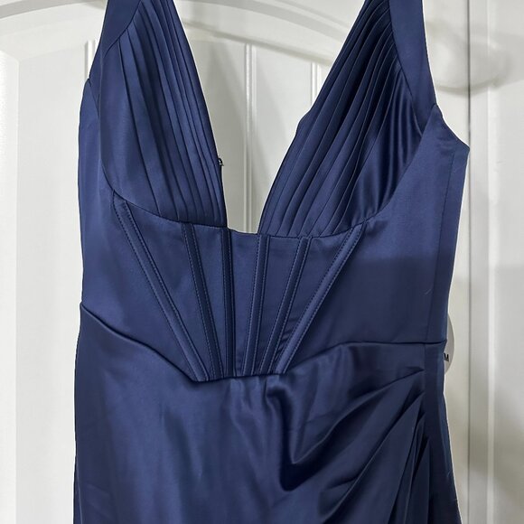 Formal Dress - Picture 2 of 4